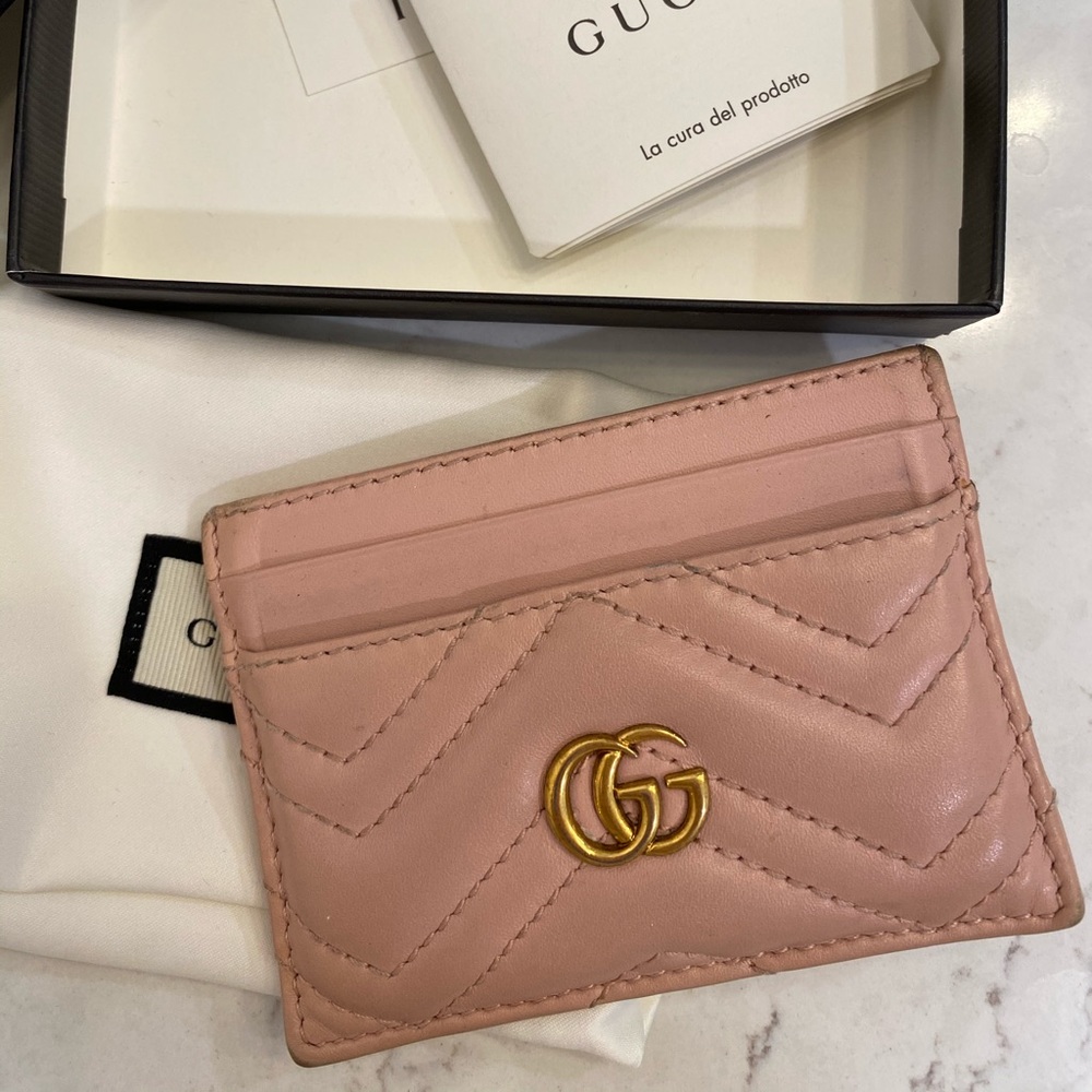 Gucci GG Marmont Card Holder Matelasse Leather